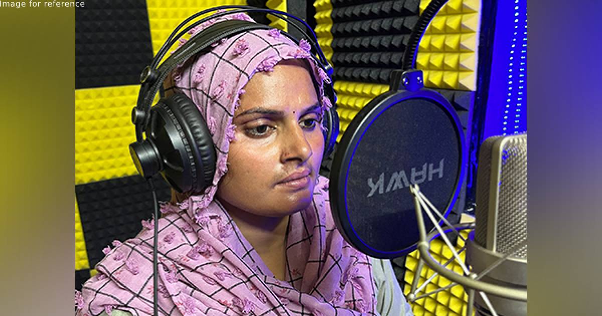 Deoband cleric calls out YouTuber Farmani Naaz for singing Shiv bhajan